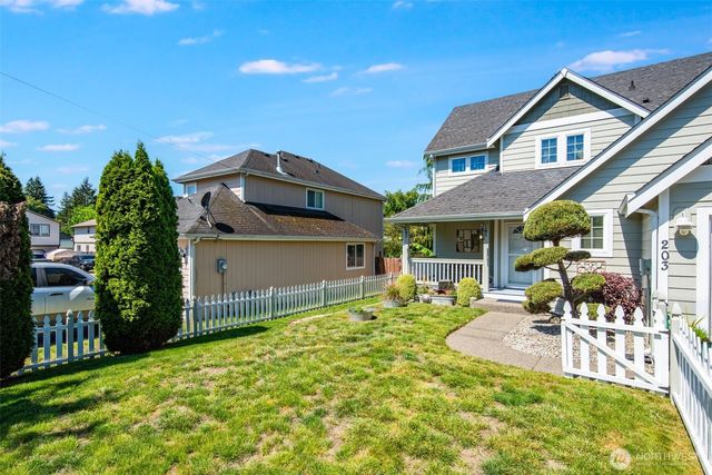 203 3rd Street NE, Yelm, WA 98597