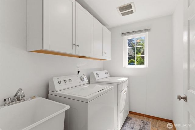 203 3rd Street NE, Yelm, WA 98597