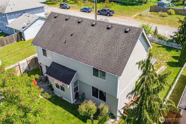 203 3rd Street NE, Yelm, WA 98597