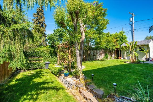 203 3rd Street NE, Yelm, WA 98597