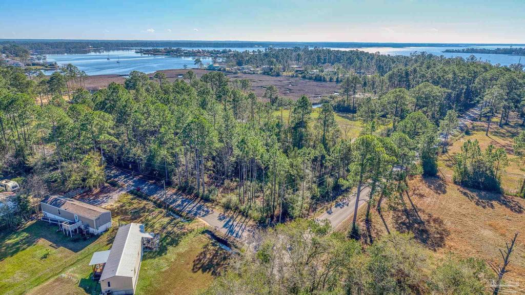 00 Petersen Pt Rd, Milton, FL 32583