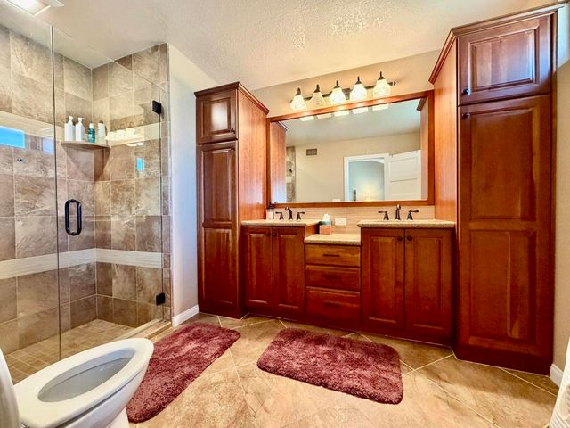 311 Villena Way, Palm Desert, CA 92260