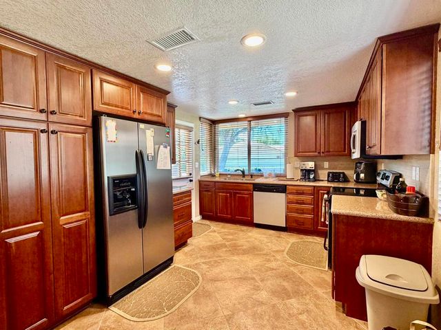 311 Villena Way, Palm Desert, CA 92260