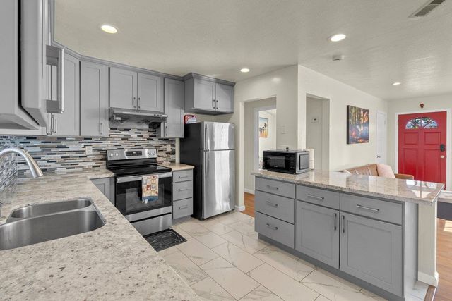 965 Portola Drive, Del Rey Oaks, CA 93940