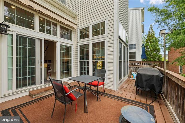 9276 LAUREL RIDGE CROSSING RD, Lorton, VA 22079