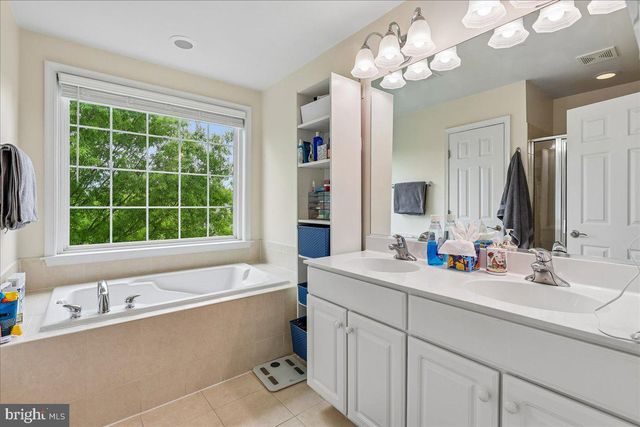 9276 LAUREL RIDGE CROSSING RD, Lorton, VA 22079
