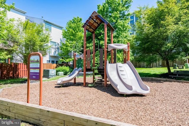 9276 LAUREL RIDGE CROSSING RD, Lorton, VA 22079
