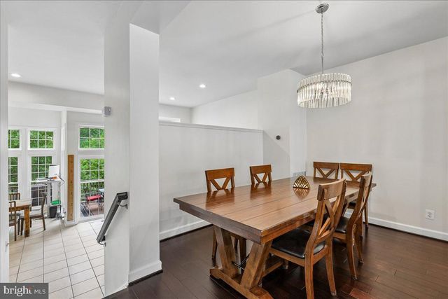 9276 LAUREL RIDGE CROSSING RD, Lorton, VA 22079