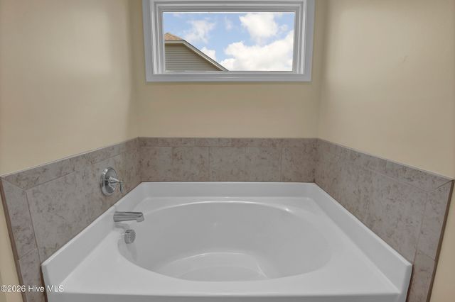 313 Red Cedar Drive, Sneads Ferry, NC 28460