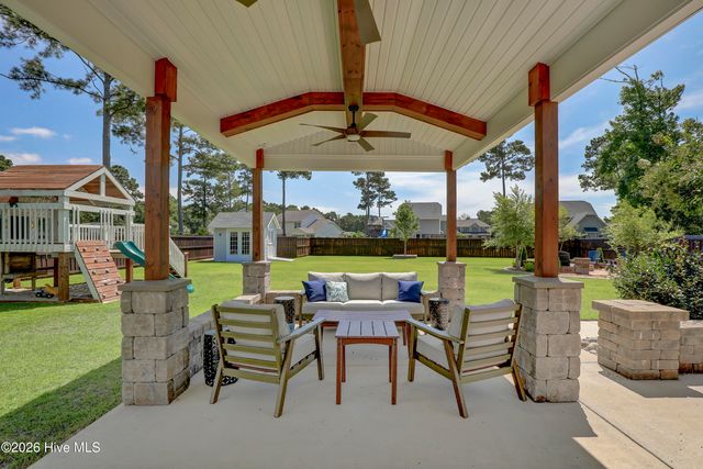 313 Red Cedar Drive, Sneads Ferry, NC 28460