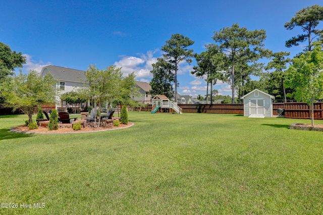 313 Red Cedar Drive, Sneads Ferry, NC 28460