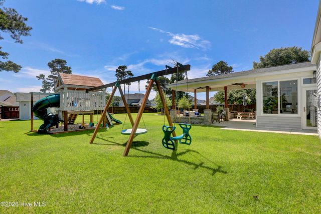 313 Red Cedar Drive, Sneads Ferry, NC 28460