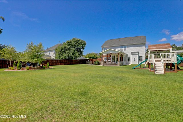 313 Red Cedar Drive, Sneads Ferry, NC 28460