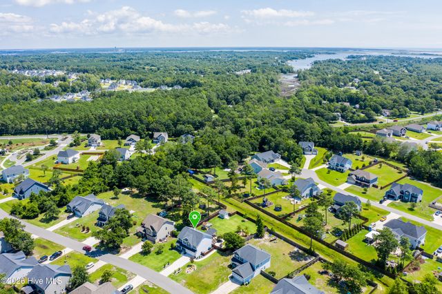 313 Red Cedar Drive, Sneads Ferry, NC 28460