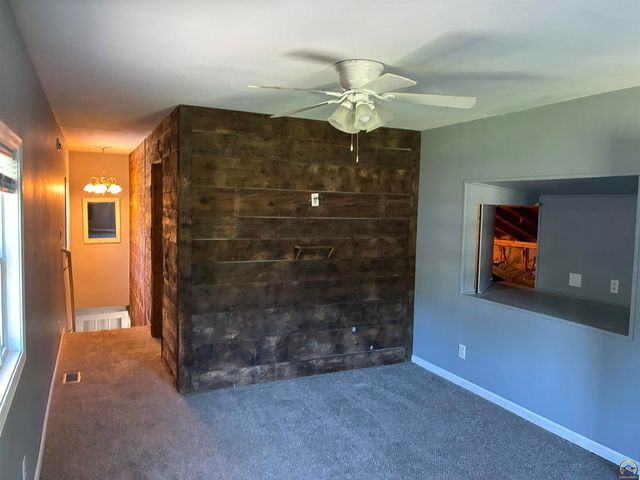 201 SE Norwood ST, Topeka, KS 66607