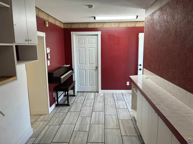 201 SE Norwood ST, Topeka, KS 66607