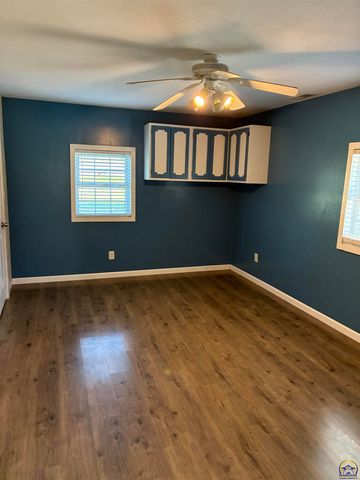 201 SE Norwood ST, Topeka, KS 66607