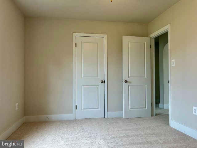 17911 OAK RIDGE DR, Hagerstown, MD 21740