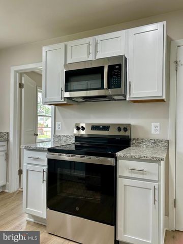 17911 OAK RIDGE DR, Hagerstown, MD 21740