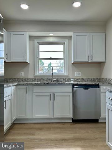 17911 OAK RIDGE DR, Hagerstown, MD 21740