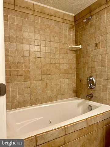 17911 OAK RIDGE DR, Hagerstown, MD 21740