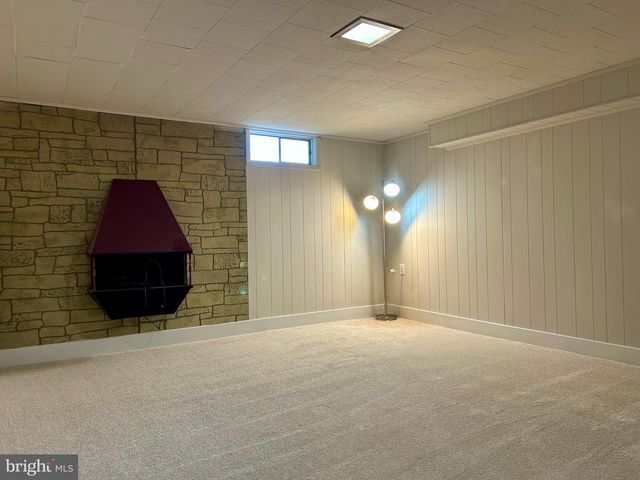 17911 OAK RIDGE DR, Hagerstown, MD 21740