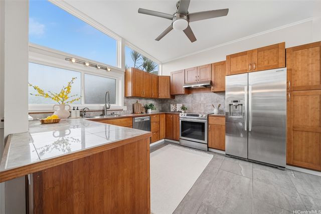 47-402 Kamehameha Highway, Kaneohe, HI 96744