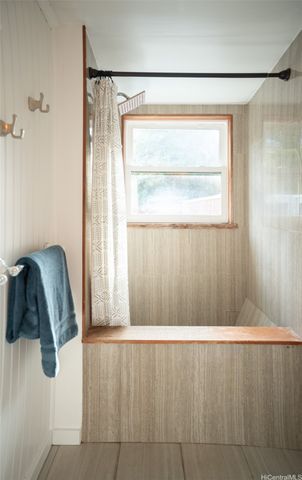 47-402 Kamehameha Highway, Kaneohe, HI 96744