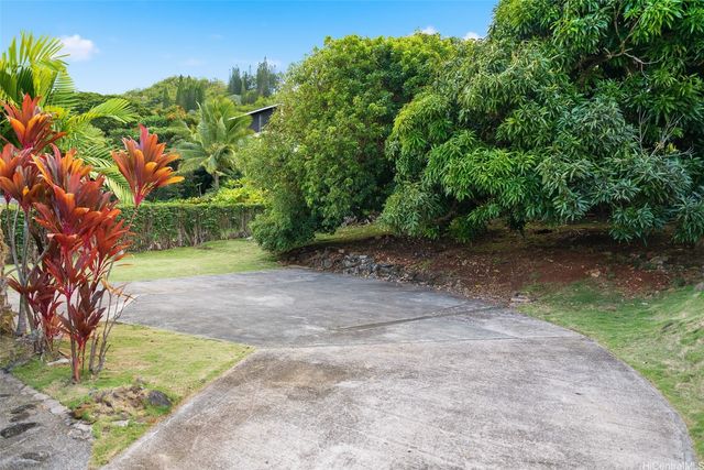 47-402 Kamehameha Highway, Kaneohe, HI 96744