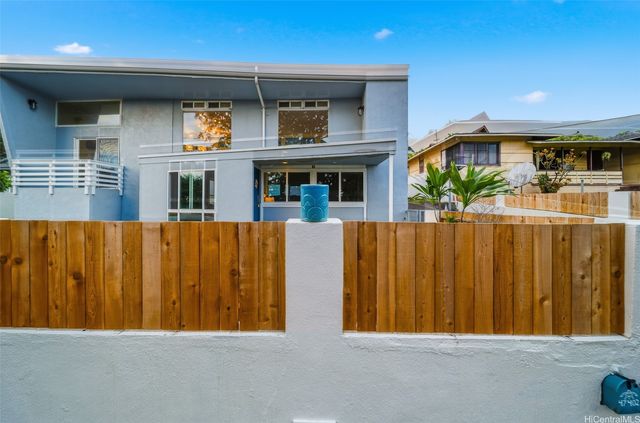 47-402 Kamehameha Highway, Kaneohe, HI 96744