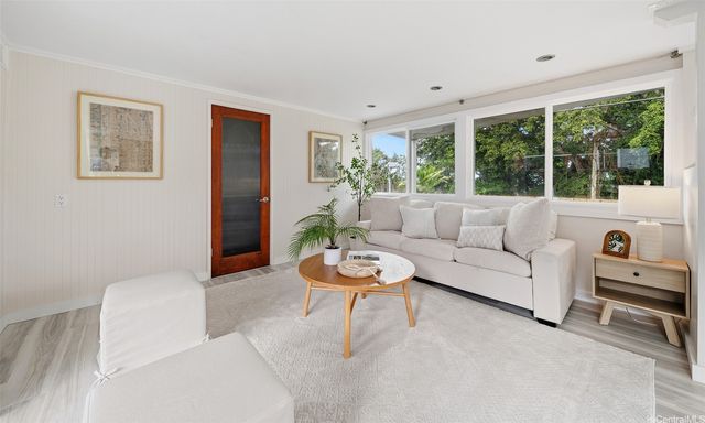 47-402 Kamehameha Highway, Kaneohe, HI 96744