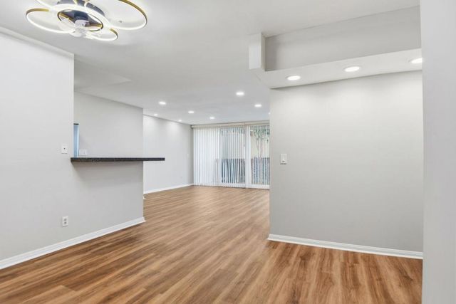 6542 Ocean Crest Drive D104, Rancho Palos Verdes, CA 90275