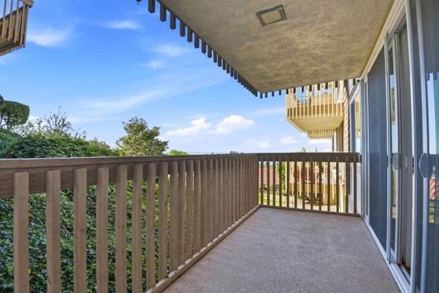 6542 Ocean Crest Drive D104, Rancho Palos Verdes, CA 90275