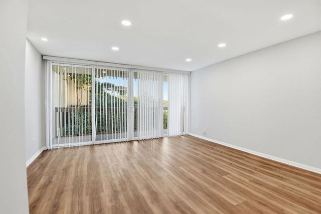 6542 Ocean Crest Drive D104, Rancho Palos Verdes, CA 90275