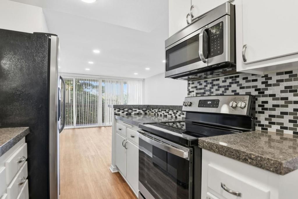 6542 Ocean Crest Drive D104, Rancho Palos Verdes, CA 90275