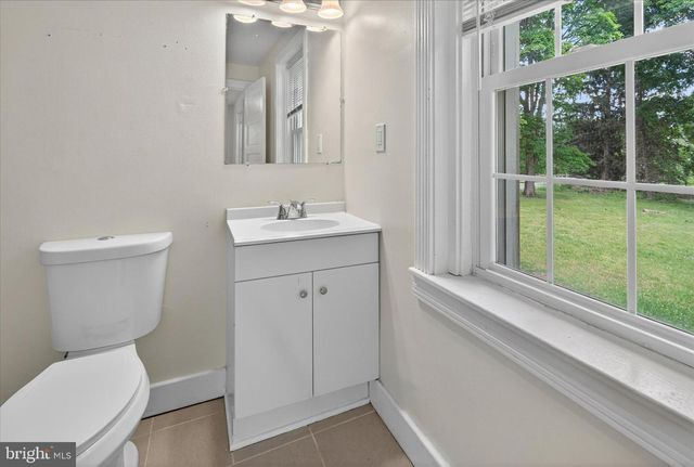 2680 CHARLESTOWN RD, Phoenixville, PA 19460