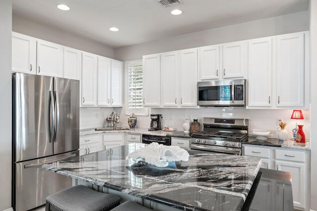 520 Tomahawk Court, Palm Beach Gardens, FL 33410