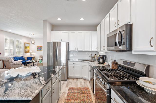 520 Tomahawk Court, Palm Beach Gardens, FL 33410