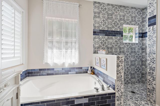 520 Tomahawk Court, Palm Beach Gardens, FL 33410