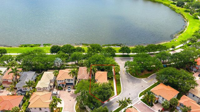 520 Tomahawk Court, Palm Beach Gardens, FL 33410