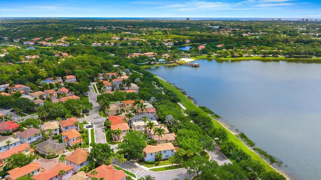 520 Tomahawk Court, Palm Beach Gardens, FL 33410