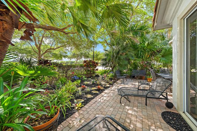520 Tomahawk Court, Palm Beach Gardens, FL 33410