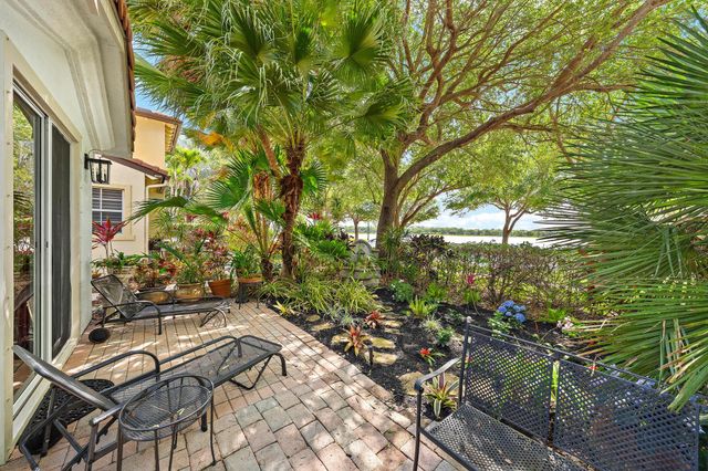 520 Tomahawk Court, Palm Beach Gardens, FL 33410