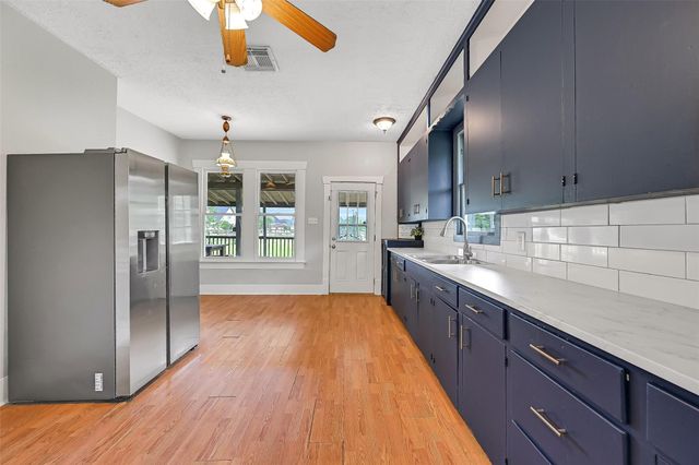 16724 Harkey Road, Pearland, TX 77584