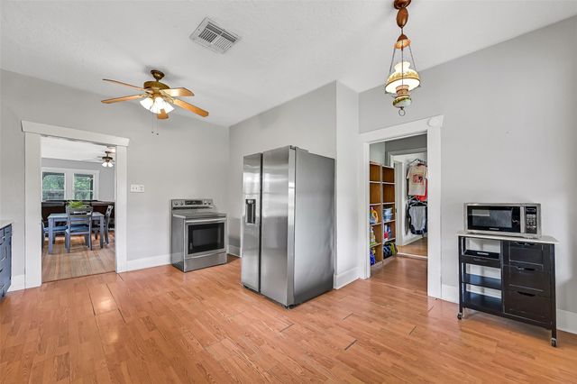 16724 Harkey Road, Pearland, TX 77584
