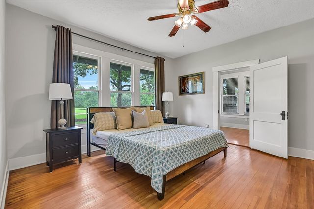 16724 Harkey Road, Pearland, TX 77584
