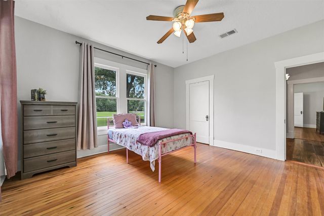 16724 Harkey Road, Pearland, TX 77584