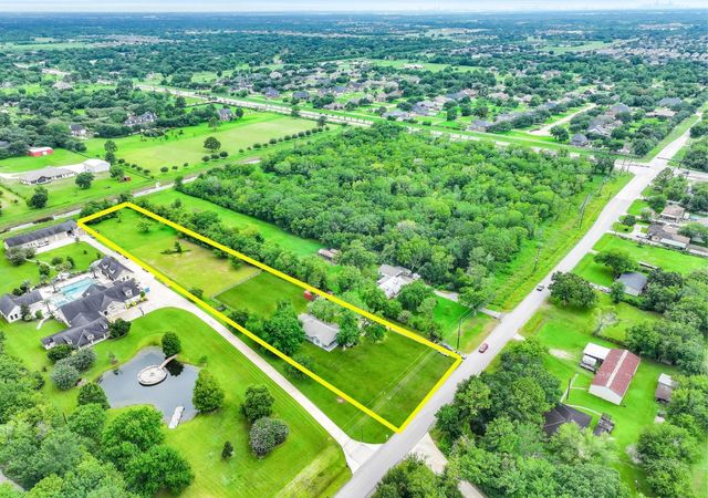 16724 Harkey Road, Pearland, TX 77584