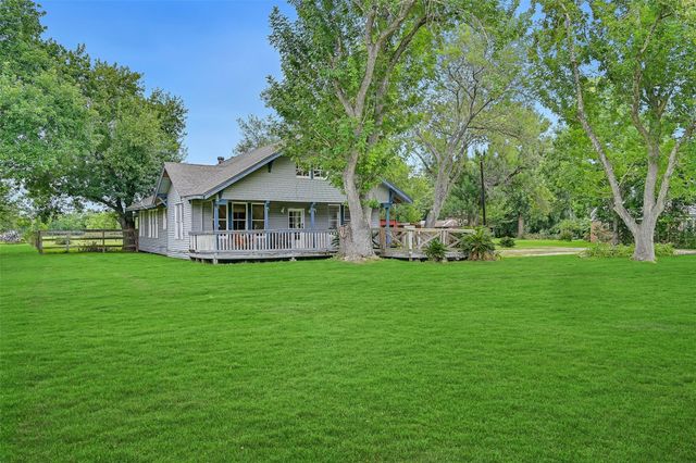 16724 Harkey Road, Pearland, TX 77584