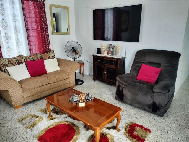 926 BO. COLLORES, Las Piedras, PR 00771